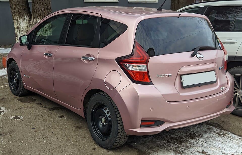 2016 Nissan Note e-Power pink rear